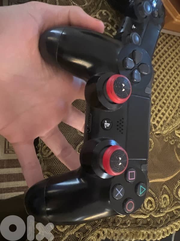 2 ps4 clean controllers used like new 2