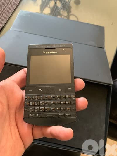 Blackberry Porsche Design P9981