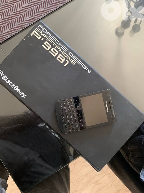 Blackberry Porsche Design P9981 1