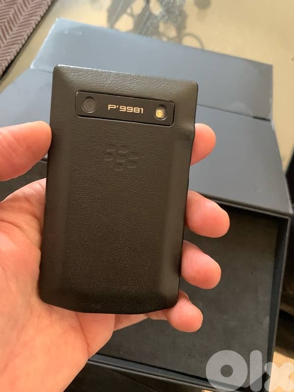 Blackberry Porsche Design P9981 2