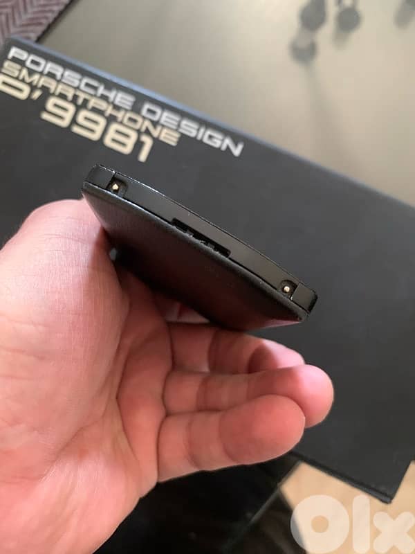 Blackberry Porsche Design P9981 6