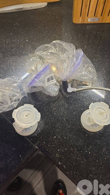 electric breast pump double 2 in 1 digital screen like new barely used 11