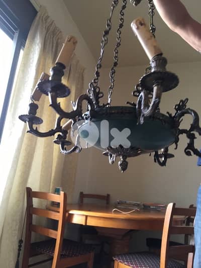 ثريات انتيكا