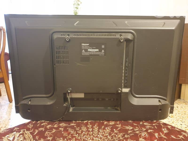 broken Hisense TV 4