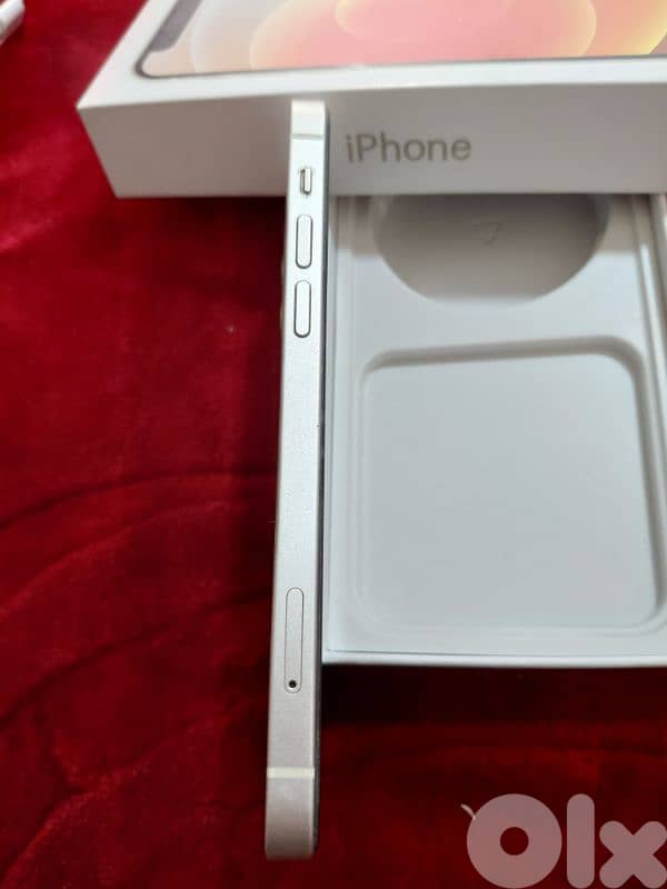 iphone 12, white color for sale 4