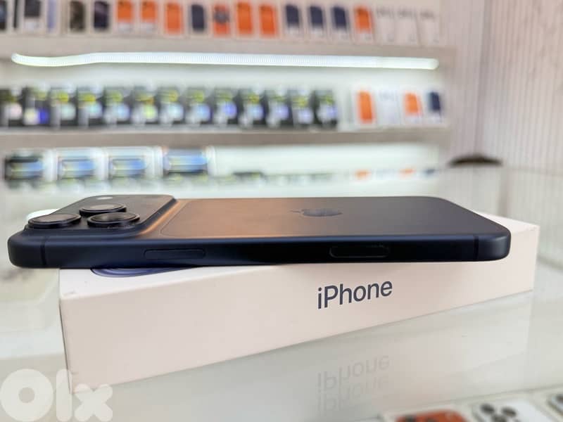 IPhone 17 pro max 256 Gb  Still new cycle count 22 2