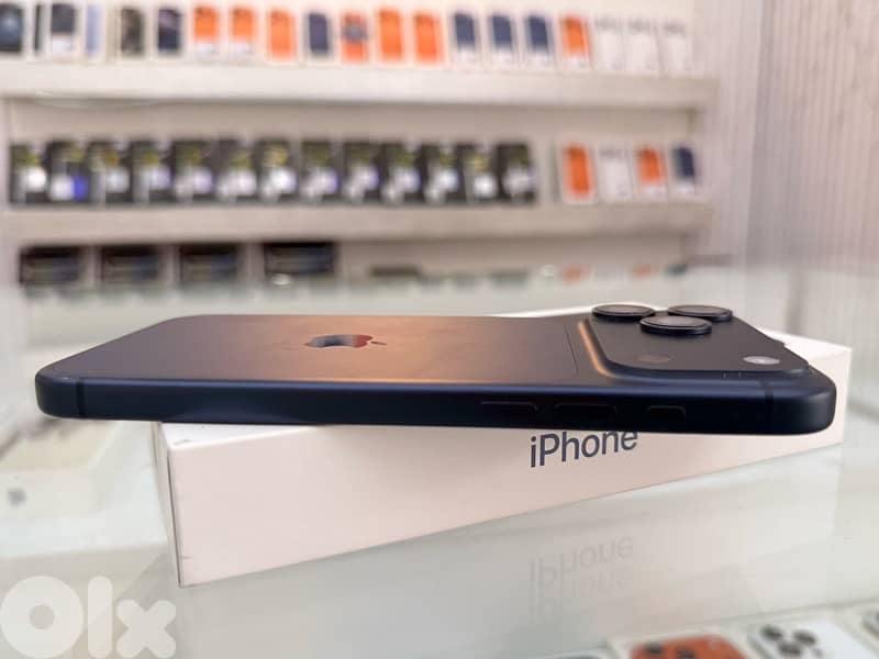 IPhone 17 pro max 256 Gb  Still new cycle count 22 3