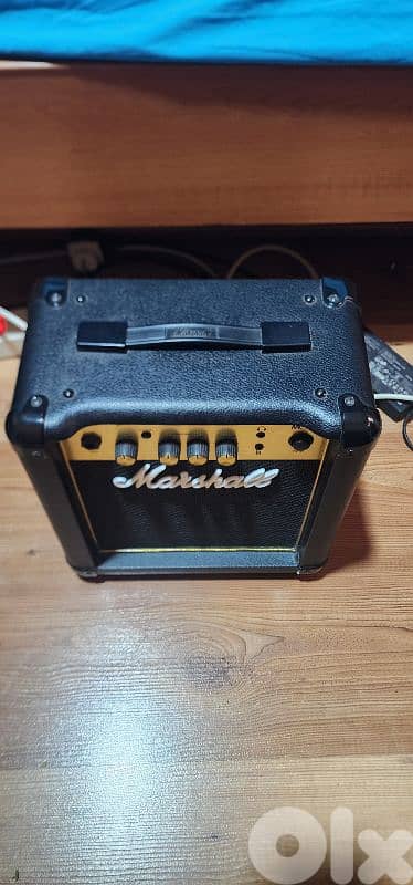 Marshall Amplifier MG10 gold 1