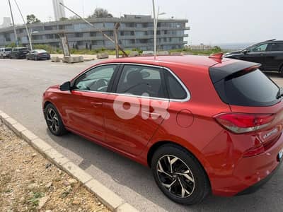 Hyundai Elantra GT 2018
