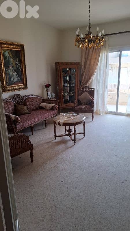 full saloon and full dining room 3