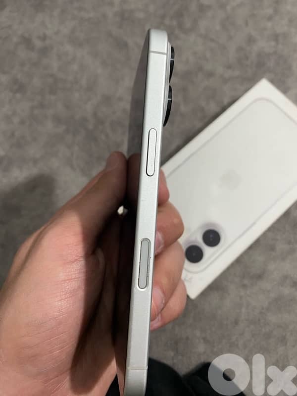 iphone 16 128gb battery 96% 2