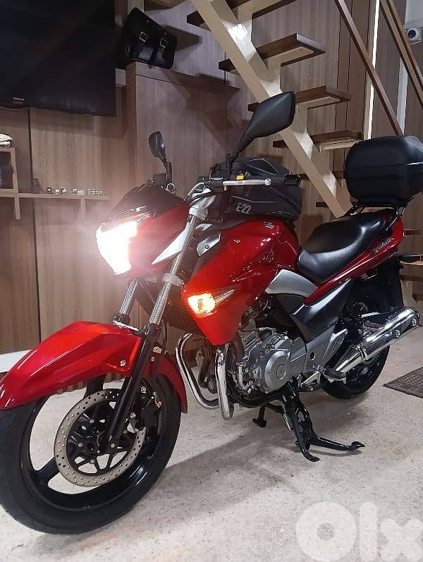 Suzuki Inazuma 250cc injection two cylinder 0klm 4
