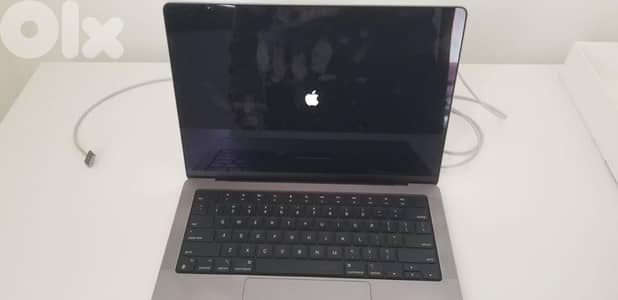 MacBook M3 pro 1 TB/ 8GB RAM