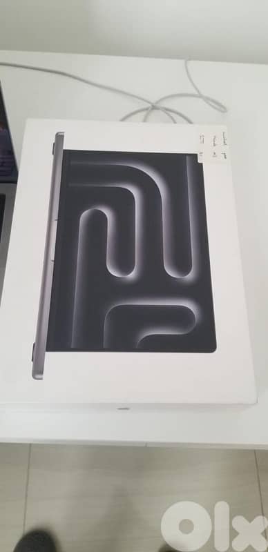 MacBook M3 pro 1 TB/ 8GB RAM 2