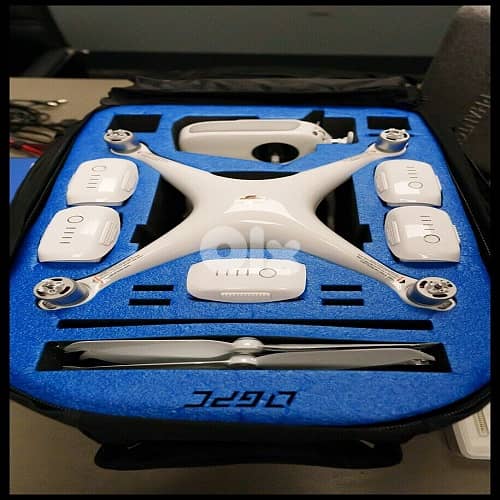 DJI Phantom + 4 extra batteries Smart drone 1