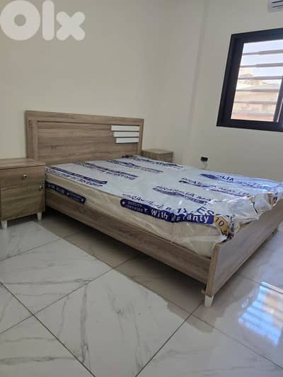 تخت مجوز مع كمدينة صغيرة عدد2 جديد من المعمل