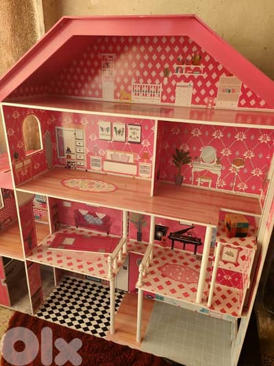 barbie house barely used