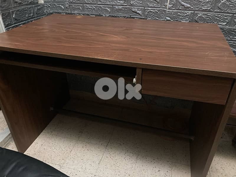 gaming chair + table ( price 100$ ) 7