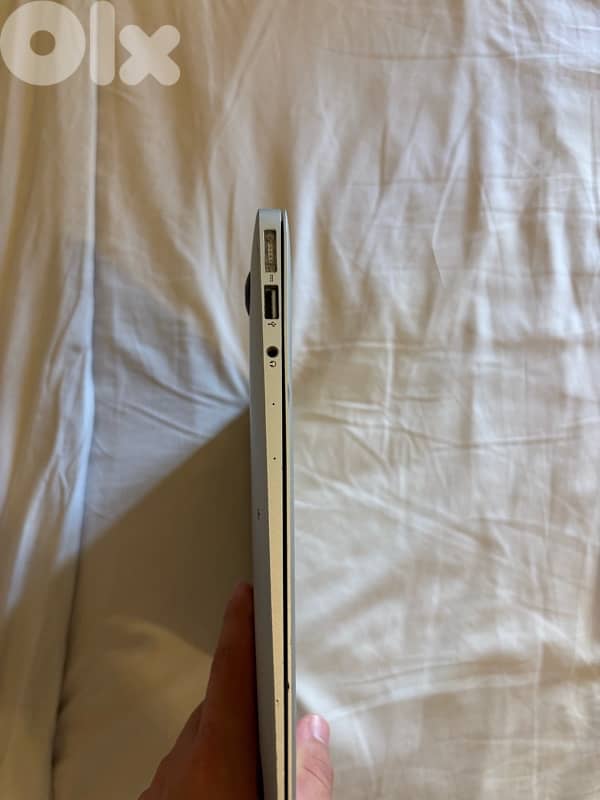 MacBook Air 13” (2015) – 8GB RAM – Good Condition – Ready to Use 3