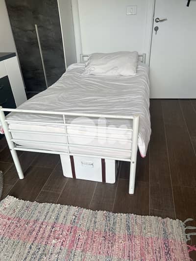 white single bed