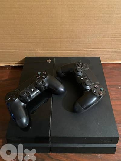 PLAY STATION 4