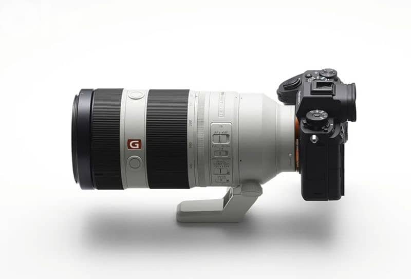 Sony FE 100-400mm f/4.5-5.6 GM OSS Lens 3