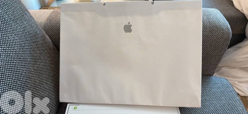 Apple Macbook Neo Citrus Color 2
