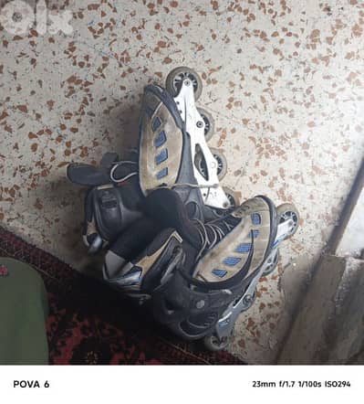 سكيت شبه جديد دواليب مضيئه