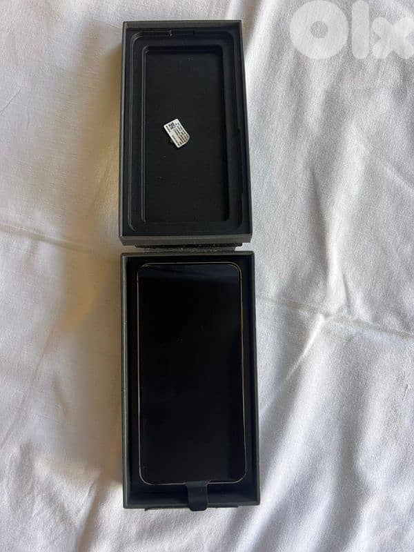 Samsung Galaxy S25 (256 GB) 1