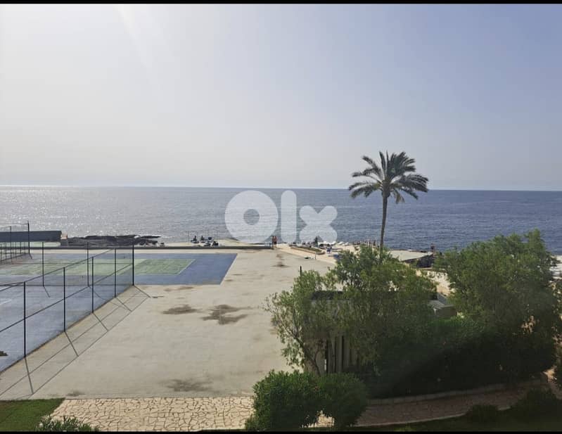 Beach chalet with seaview 2