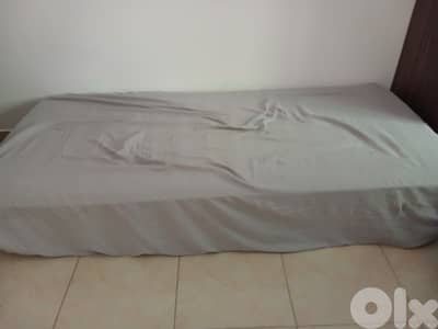 برجا زاروت  بالقرب من مفرق تلة بربر