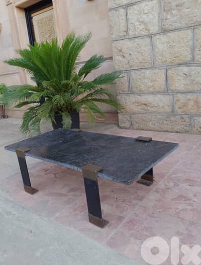 ltawli steel w brass . Wl top black marble