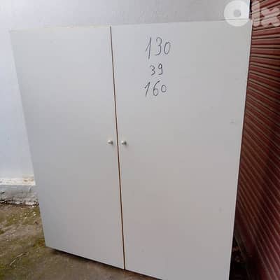 خزانة اوروبي شبه جديد