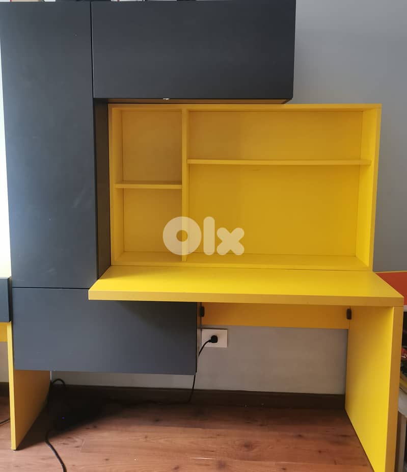 KIDS DESK AND BIBLIO 2