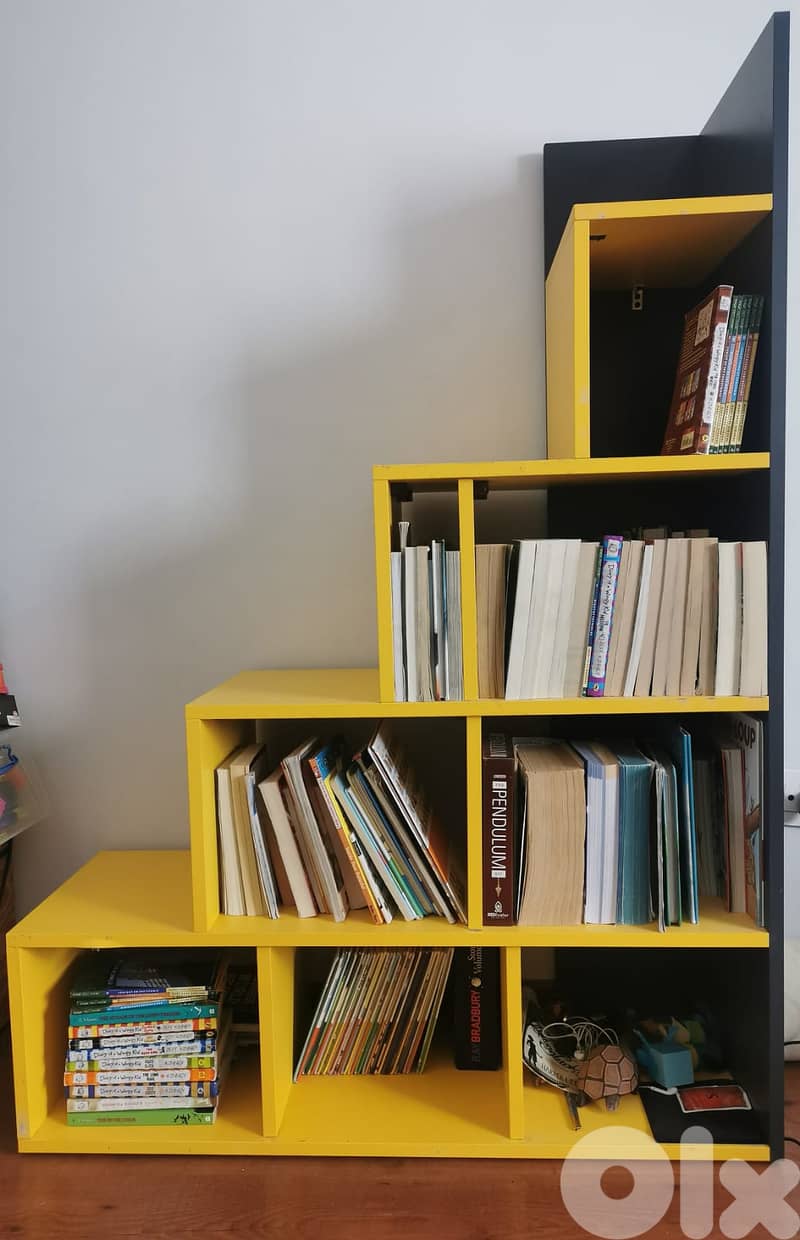 KIDS DESK AND BIBLIO 3