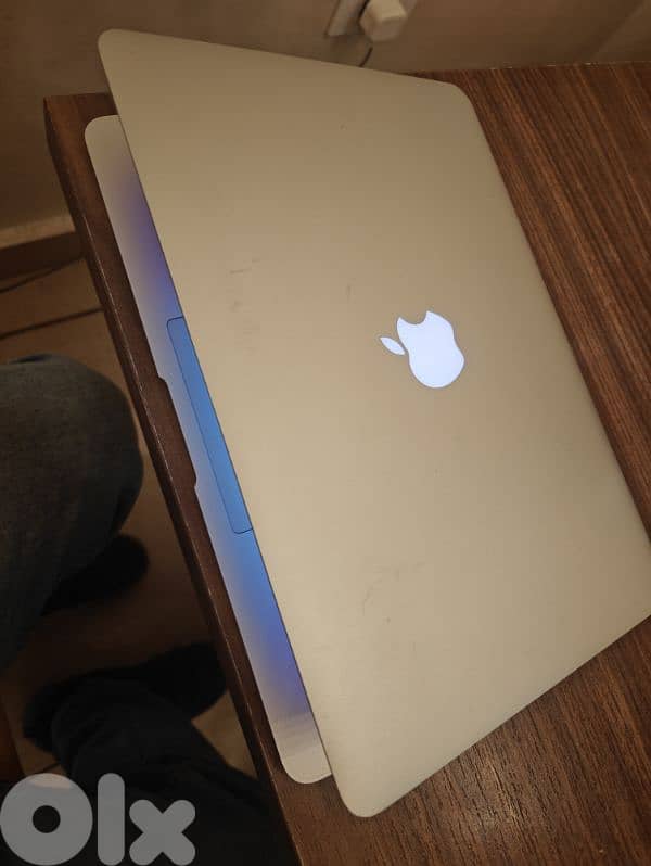 macbook air 2017 13.3 128/8GB used like new 1