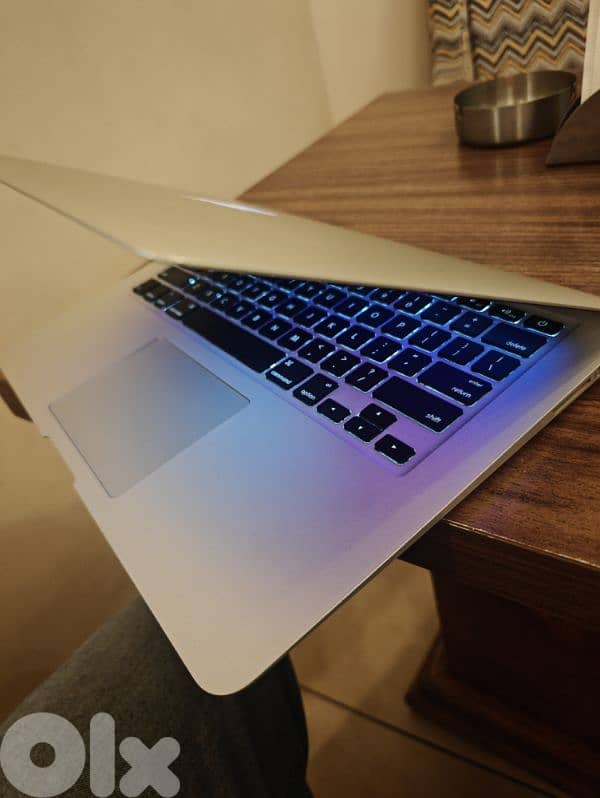 macbook air 2017 13.3 128/8GB used like new 6