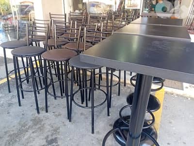 كراسي بار شبه جديد كرسي 30$ طاولي 50$