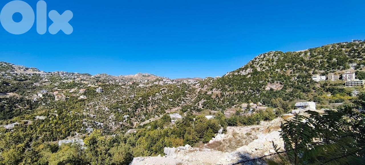 Land with a Villa for Sale in Faitroun 2
