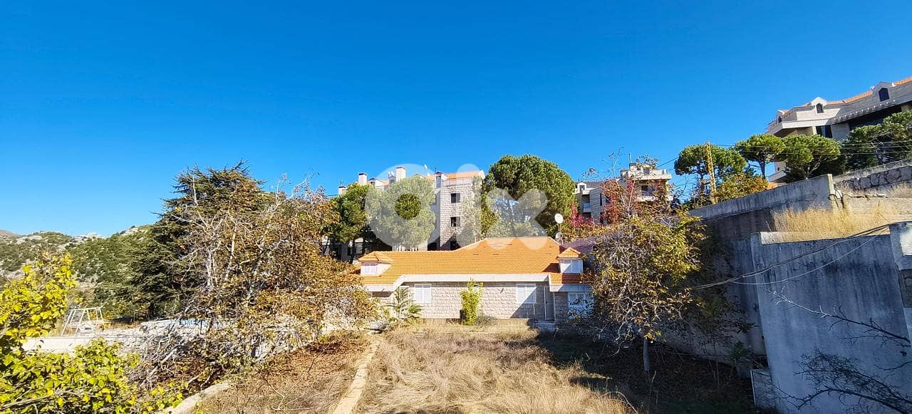 Land with a Villa for Sale in Faitroun 4