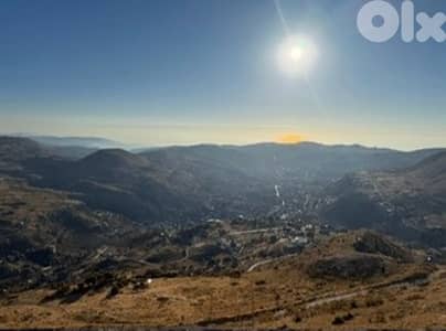 قطعة ارض للبيع في فاريا