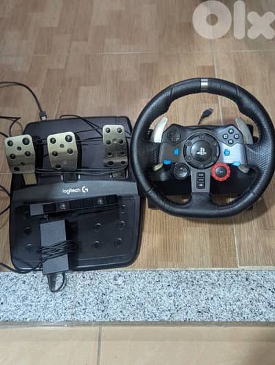 Logitech G29 Racing Wheel + Pedals (PS4/PS5/PC)
