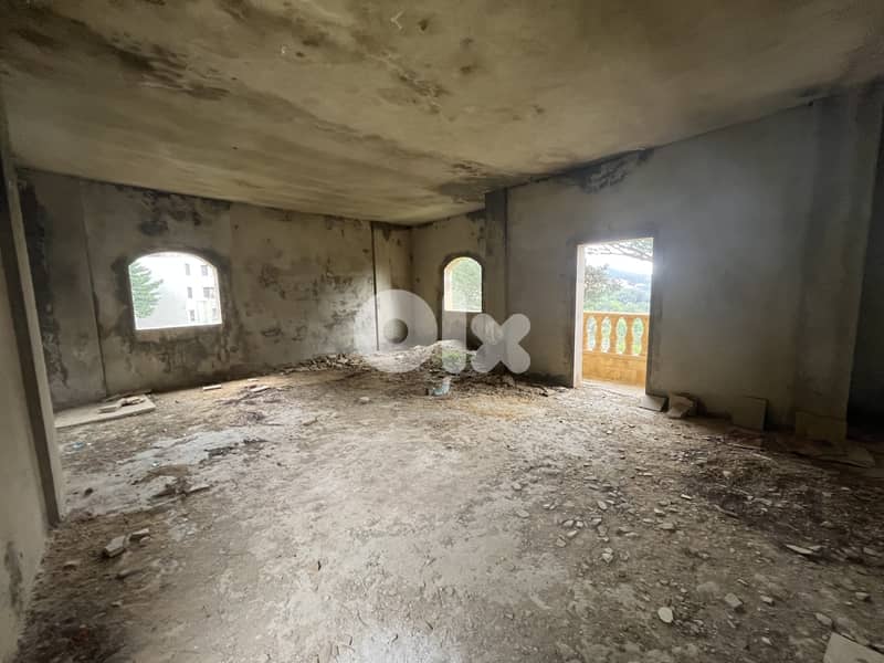 Prime Investment Opportunity: Building for Sale in Ain Saade 3