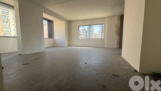 Office for Rent in Badaroمكتب للإيجار في بدارو