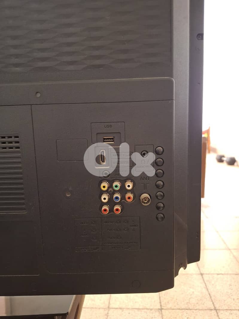 Sharp 39 inch Full HD LED TV 2