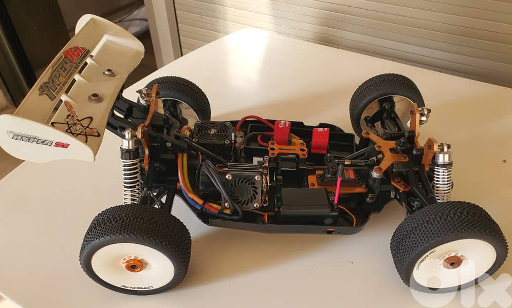 exchange on rc car,hobao hyper PCR version,electric, perfect condition 5