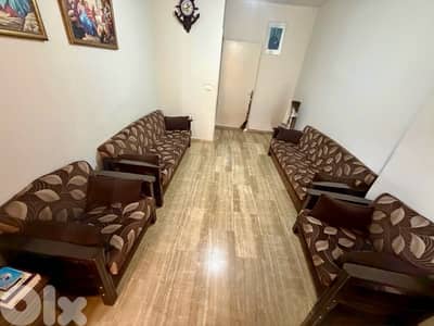 Living room used but in good condition