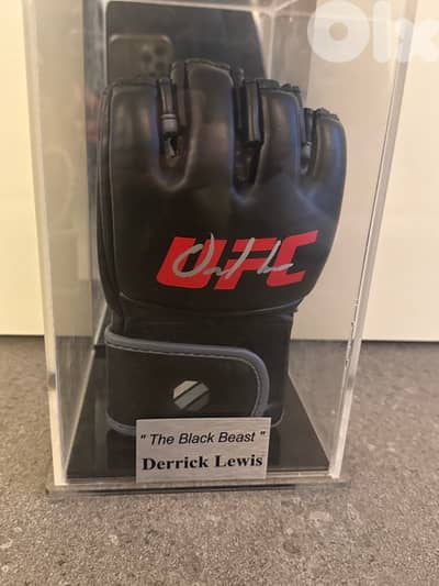 Signed UFC Glove by Derrick Lewis