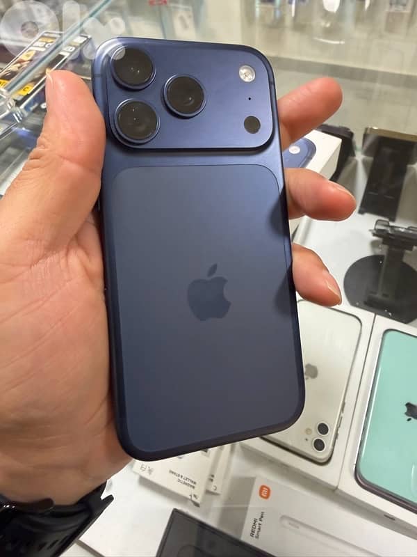 iphone 17 pro 256gb esim blue battery 100% cycle count 53 7