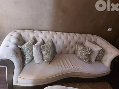 صالون مرتب من Home Center بأقل من نصف سعره